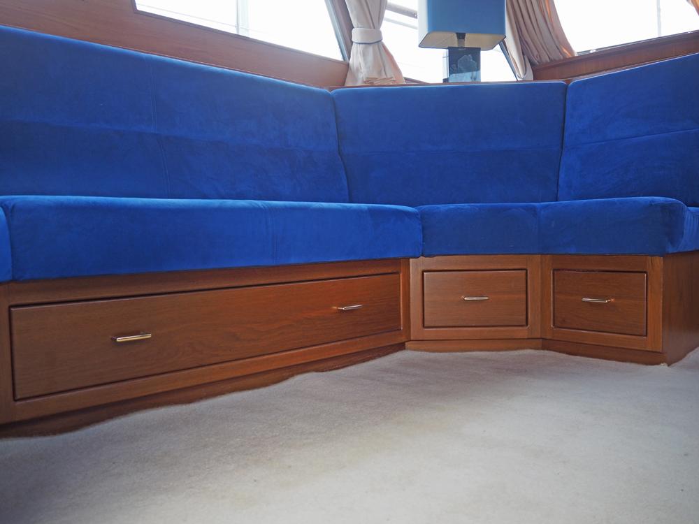 Salon, Accommodatie